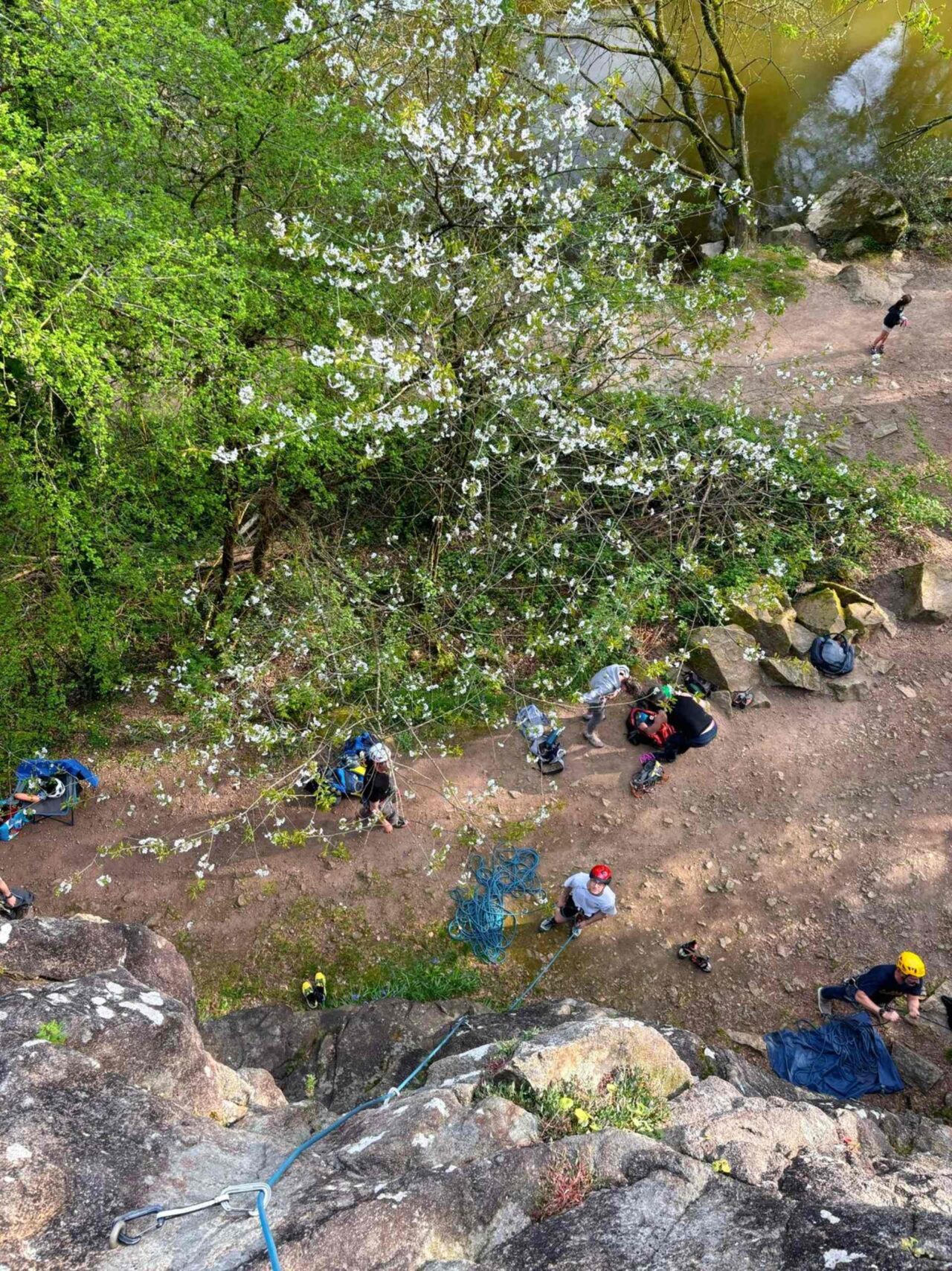 escalade en falaise vue du sommet